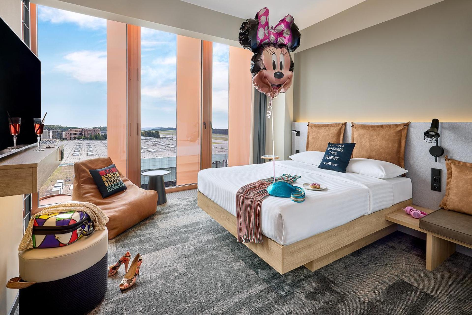 Moxy Luxembourg Airport Otel Niederanven Dış mekan fotoğraf