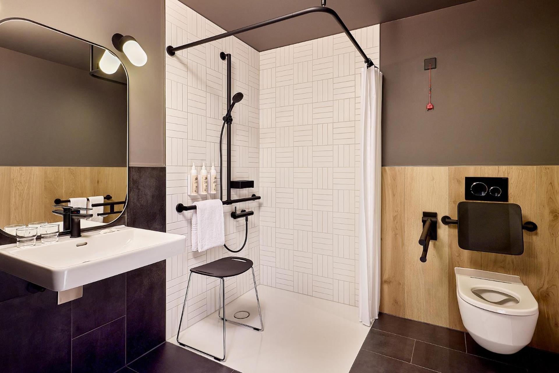 Moxy Luxembourg Airport Otel Niederanven Dış mekan fotoğraf