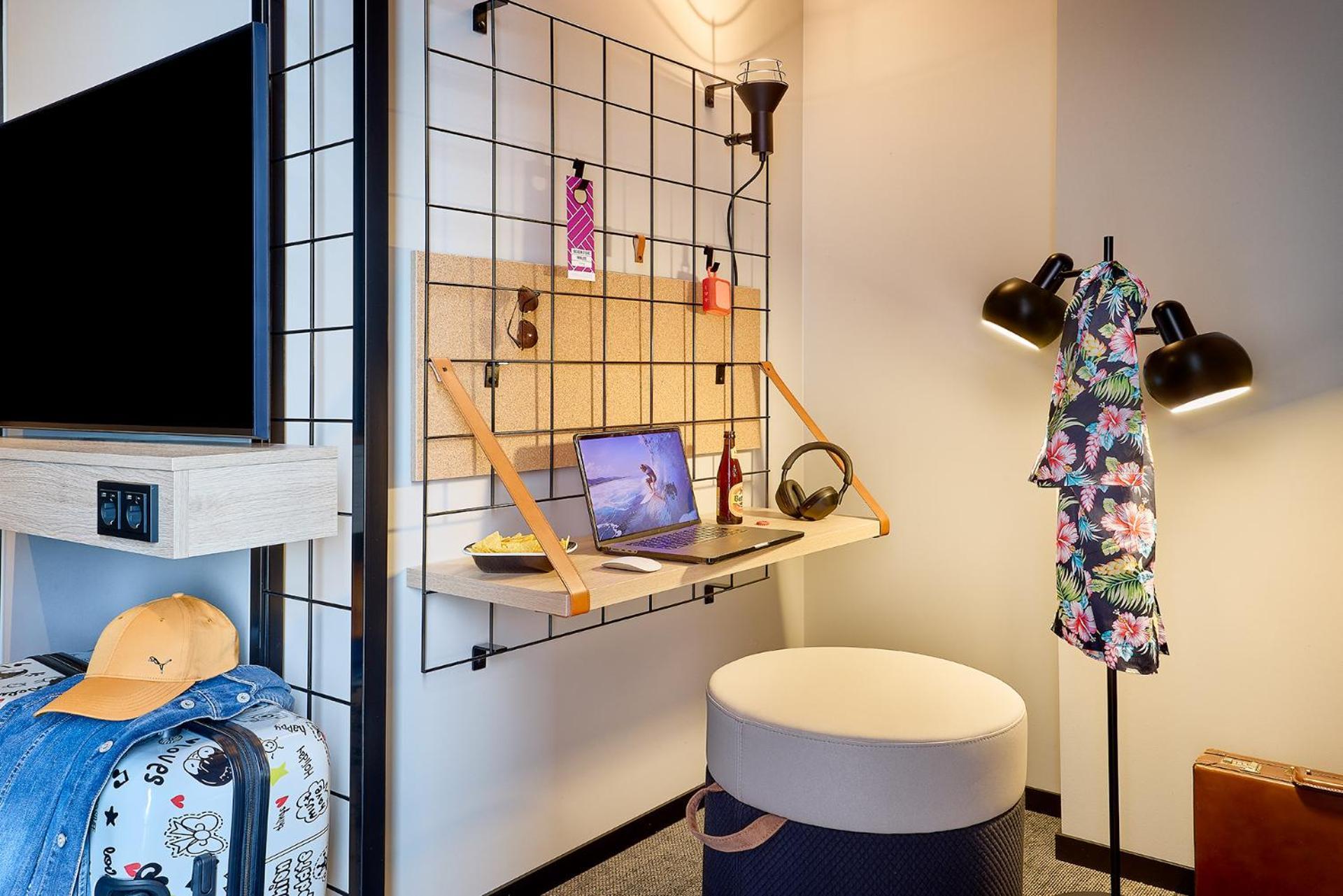 Moxy Luxembourg Airport Otel Niederanven Dış mekan fotoğraf