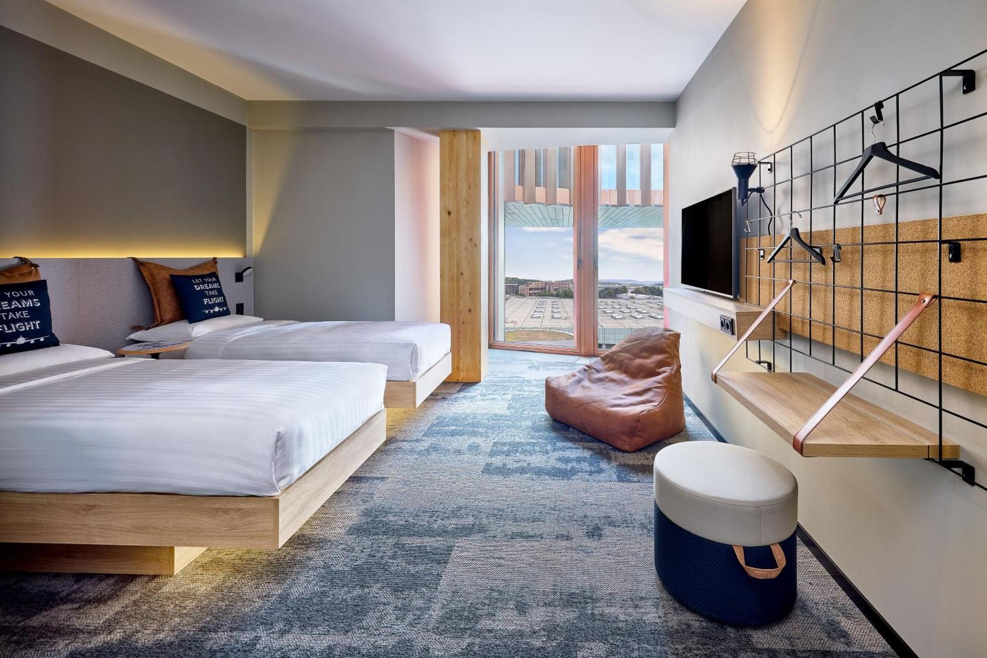 Moxy Luxembourg Airport Otel Niederanven Dış mekan fotoğraf