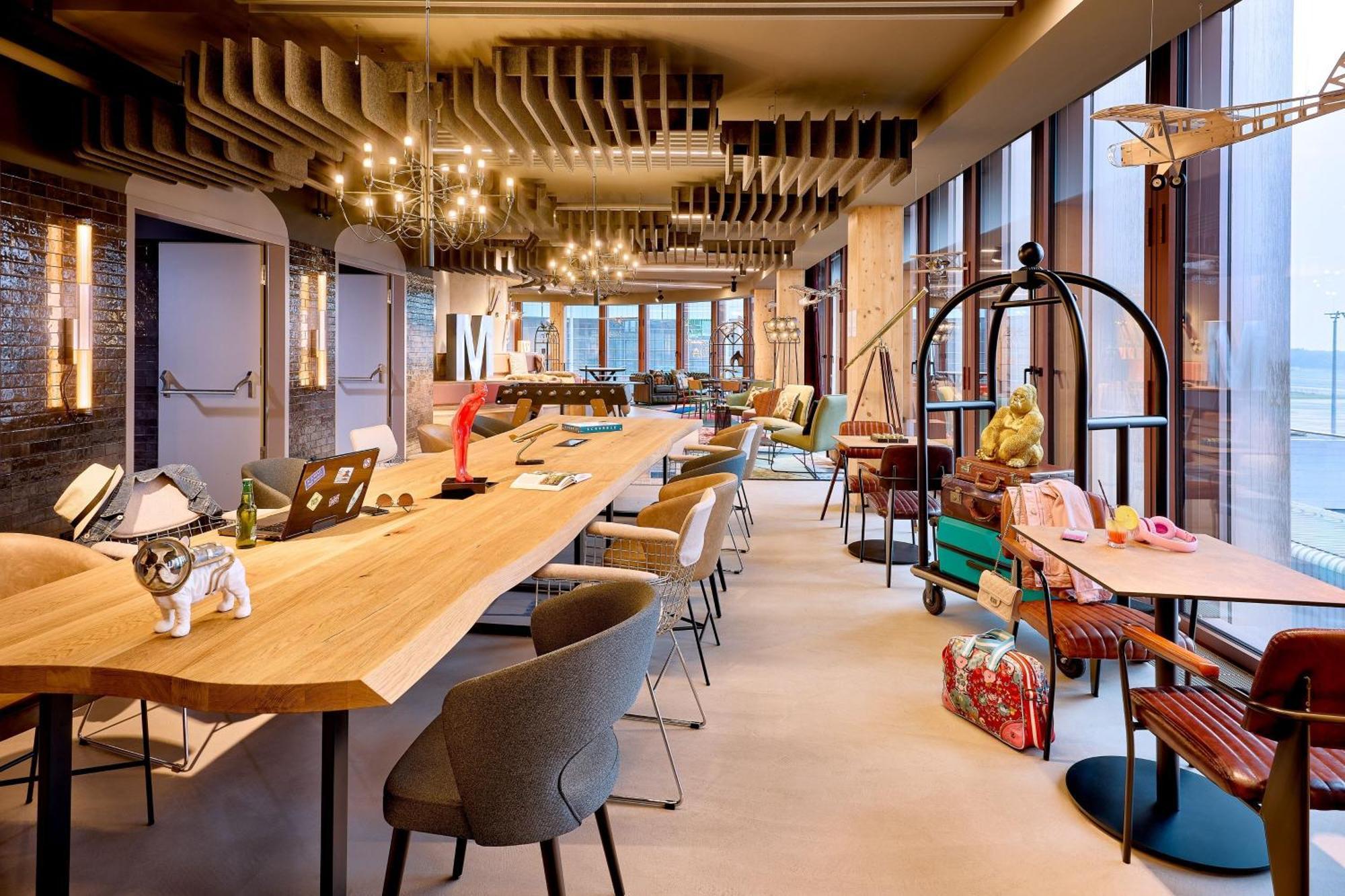 Moxy Luxembourg Airport Otel Niederanven Dış mekan fotoğraf