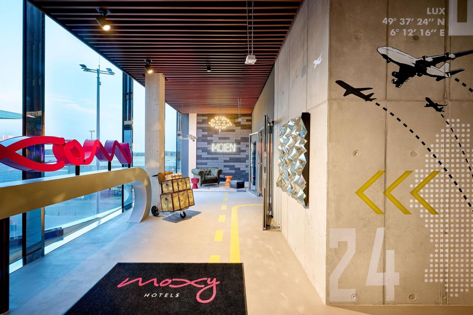 Moxy Luxembourg Airport Otel Niederanven Dış mekan fotoğraf